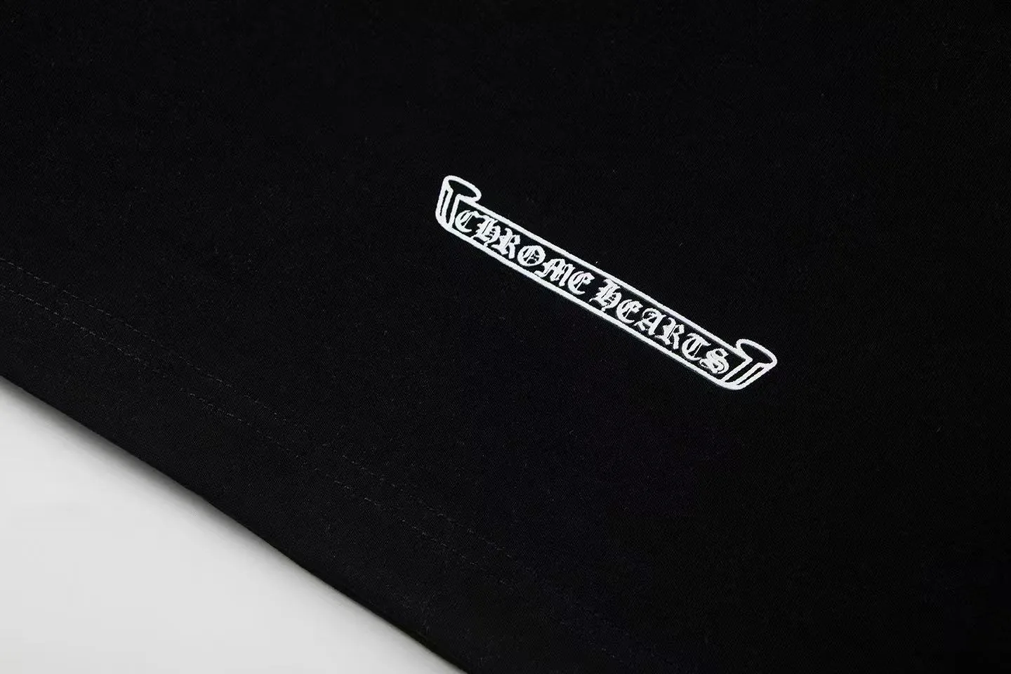 🅿️146 Style: 2025 new Croix Heart short-sleeved T-shirt Material: High version 300g double yarn combed cotton Size: S～XL Color: Black Style number: Z003